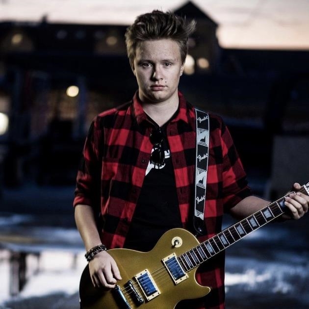(Lead)Guitarist søger band