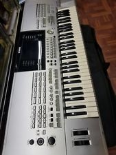 Keyboard spiller søger musikere