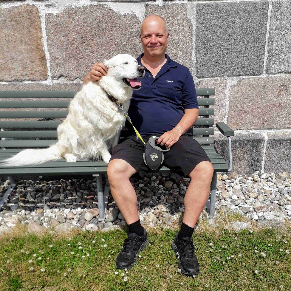 Gåture i naturen med hund