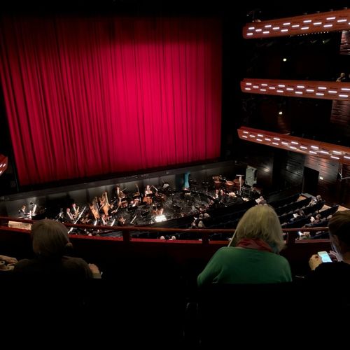 Søger en eller flere m/k