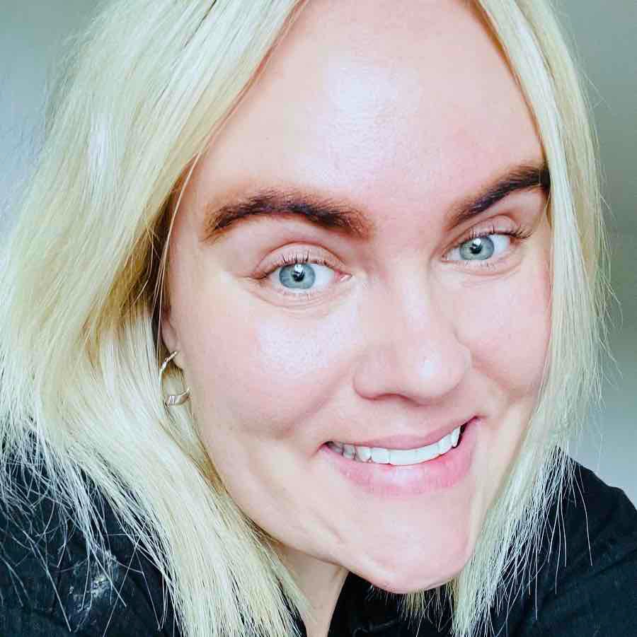 SKAL VI VÆRE VENINDER? 