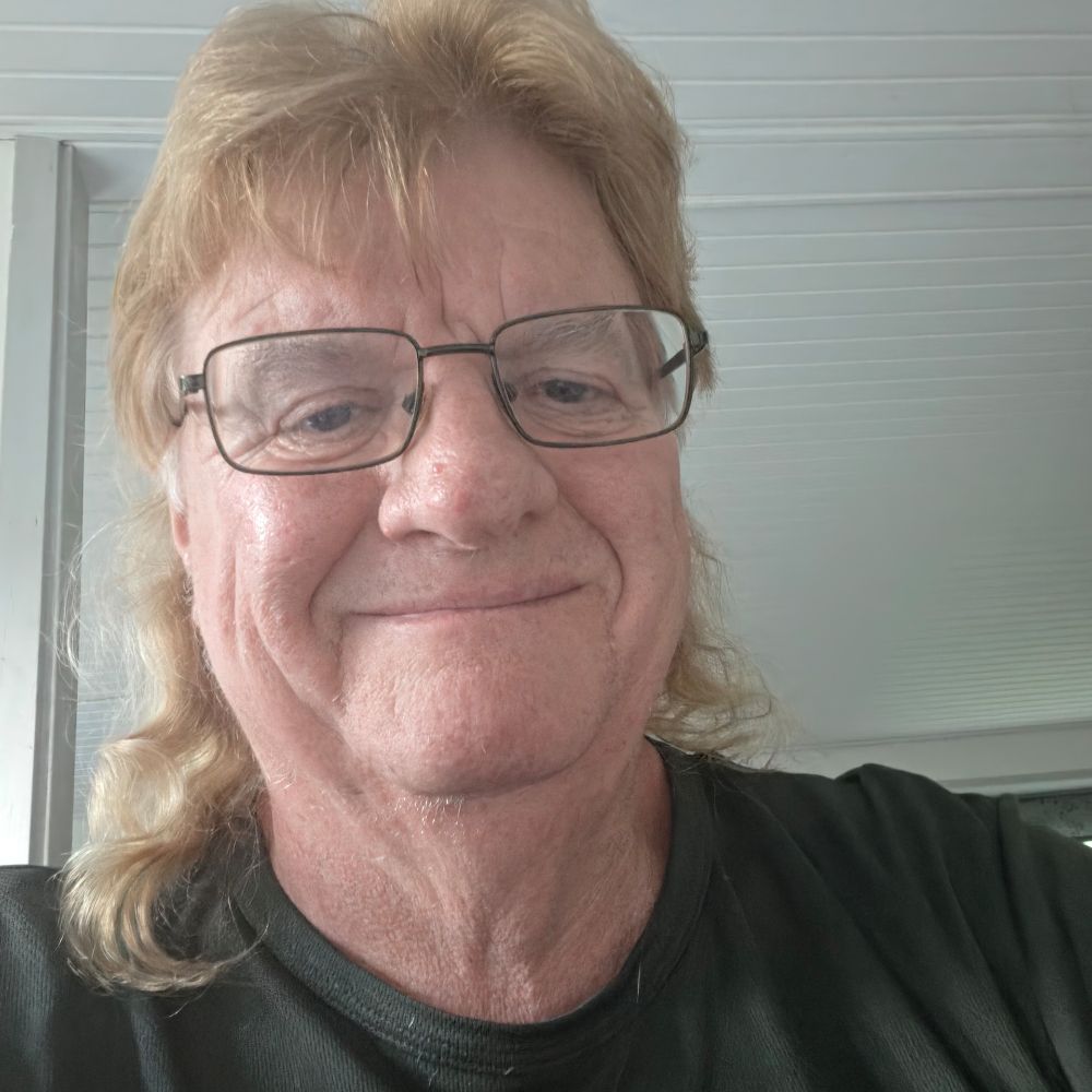 Fiskemakker til trailerbåd søges.