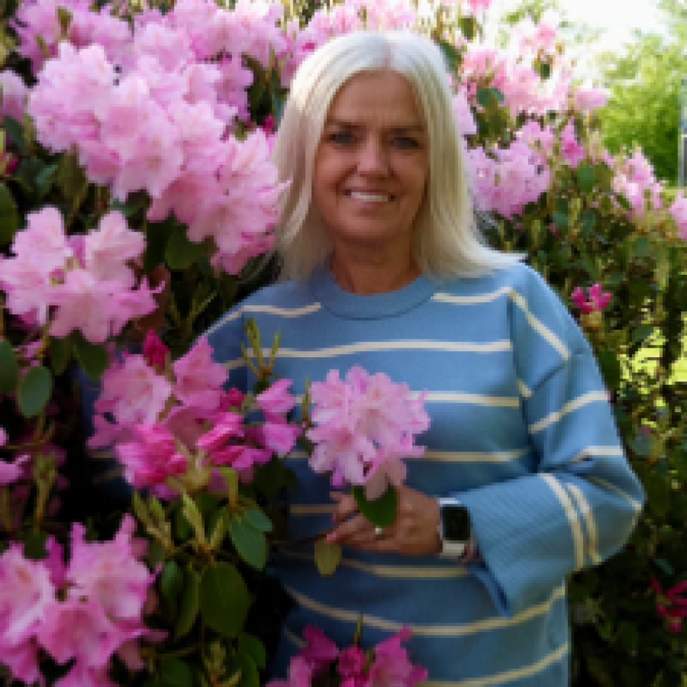 Søger venskaber til hygge , dans mm