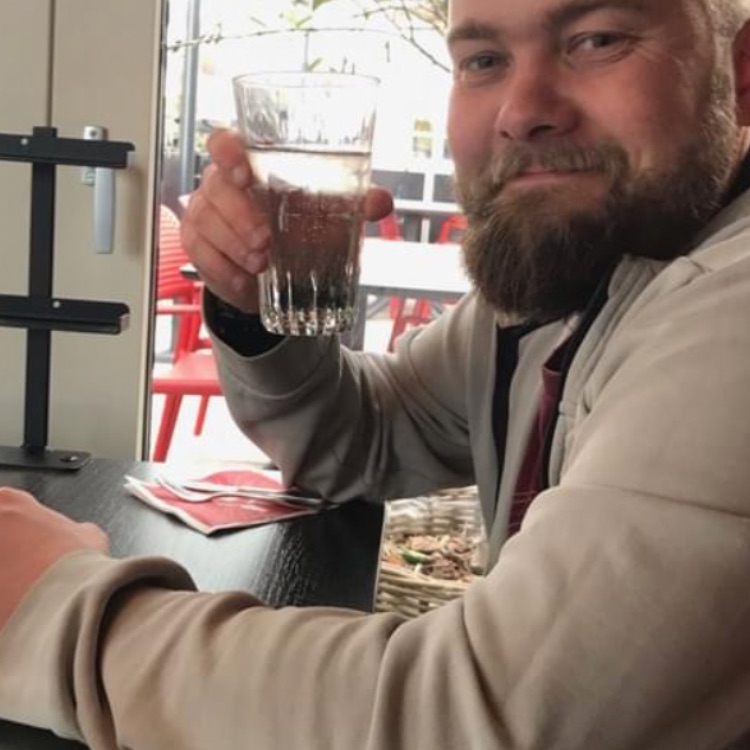 Nye venner søges (30-45 år)