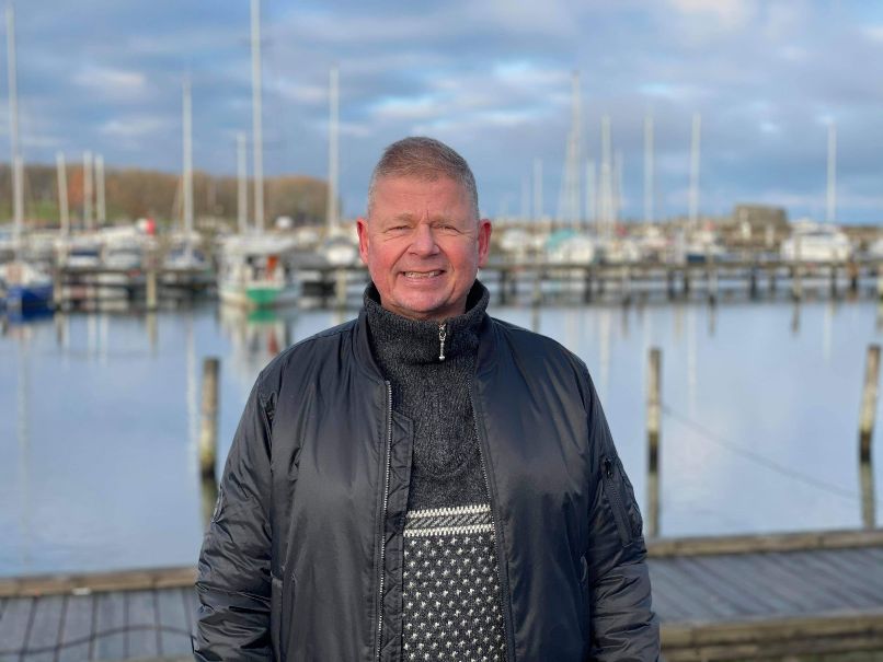 Søger kvindelig selskab 