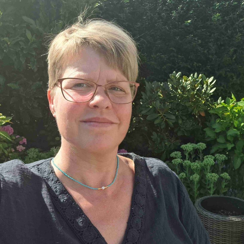 Har hus, have, hund. Søger veninde