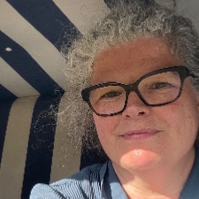 Nye oplevelser og venskaber søges.