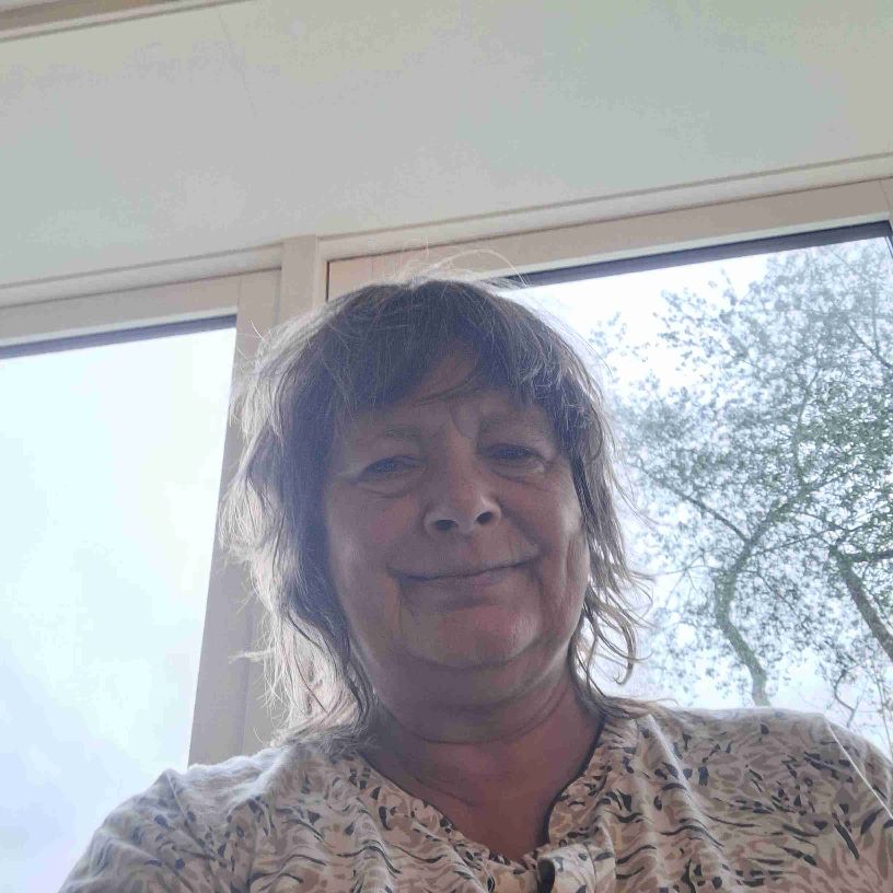 Seniorer, mænd, kvinder ud at danse