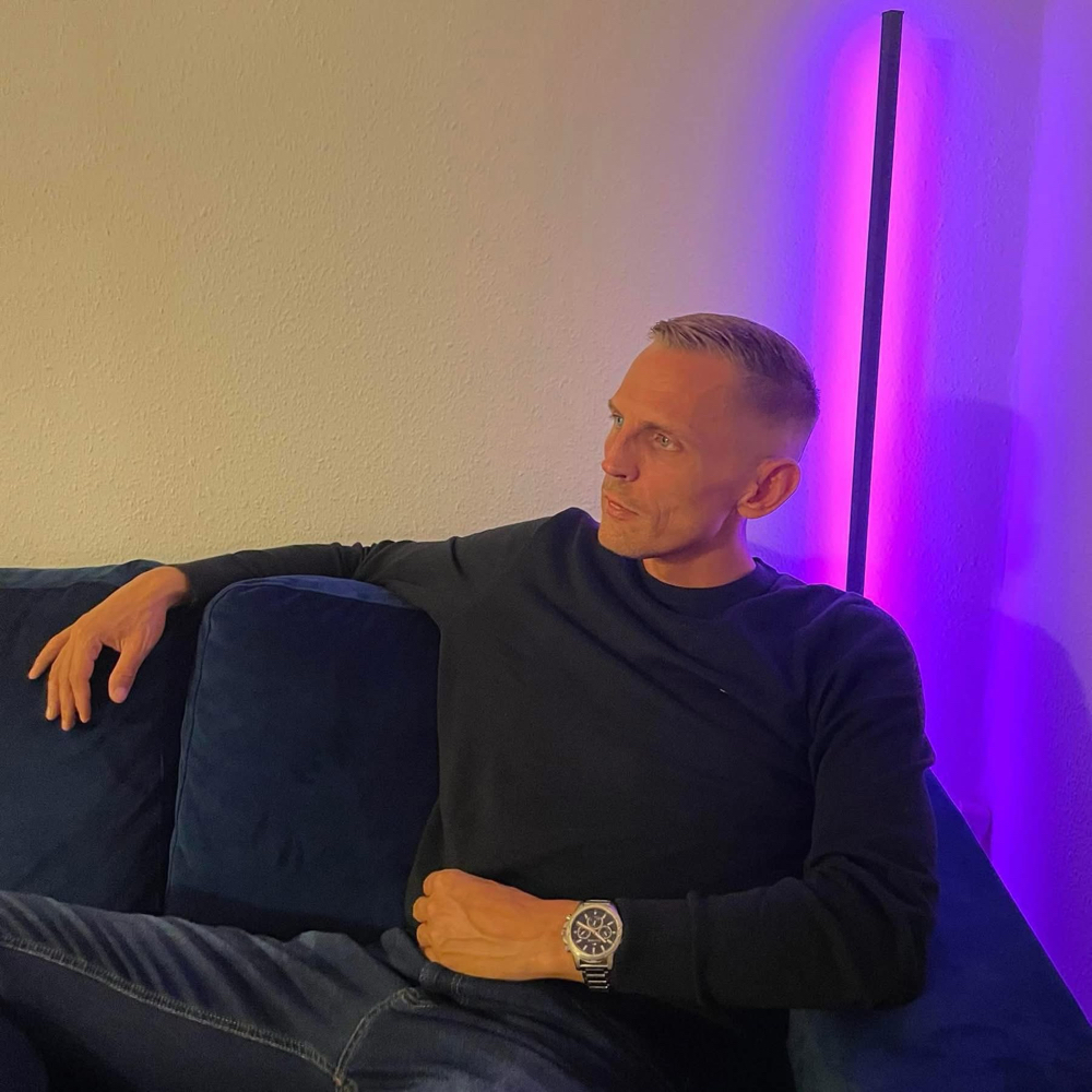 Søger venner både kvinder og mænd