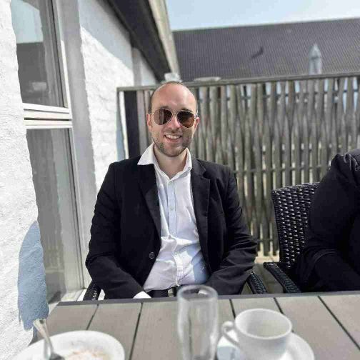 Søger netværk nær Frederikshavn