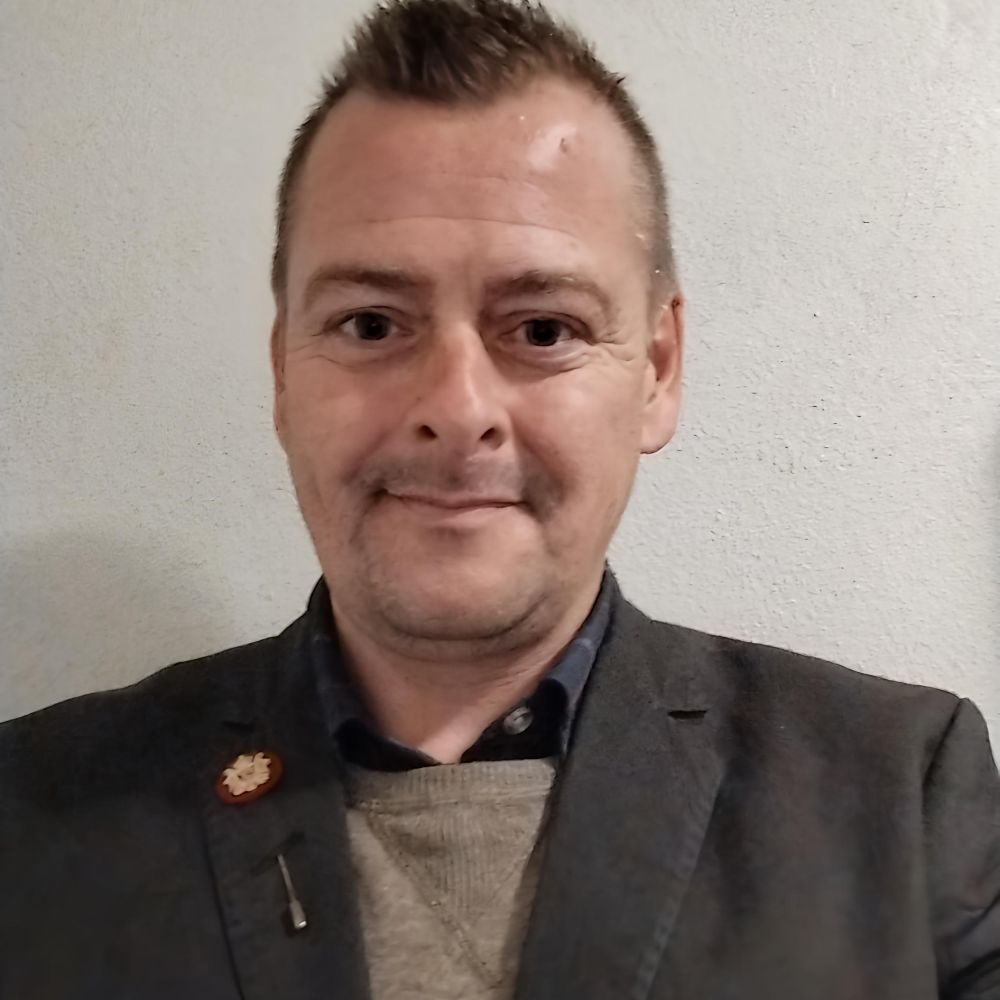 Søger nye venner og bekendtskaber 
