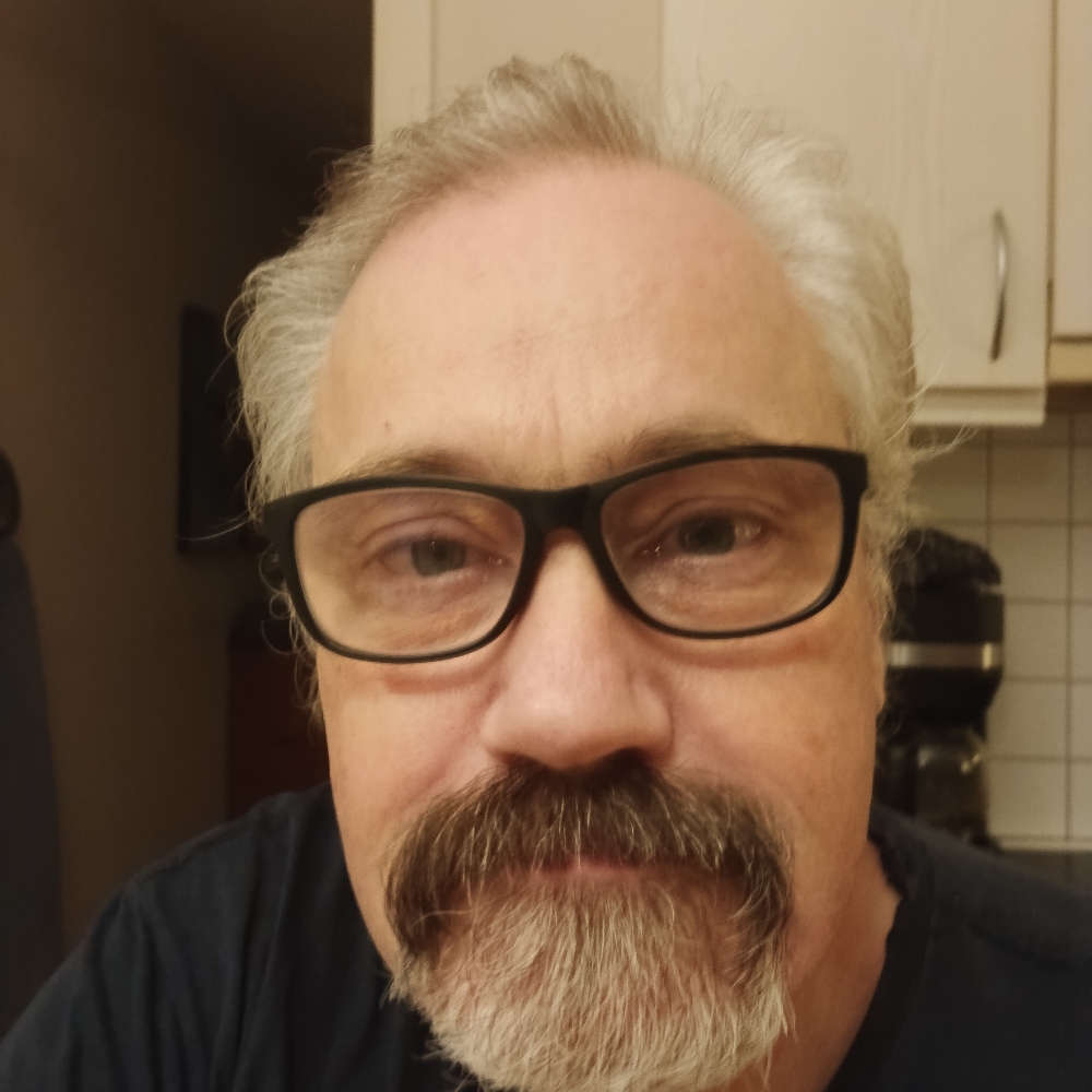 Søger venner til sociale oplevelse.