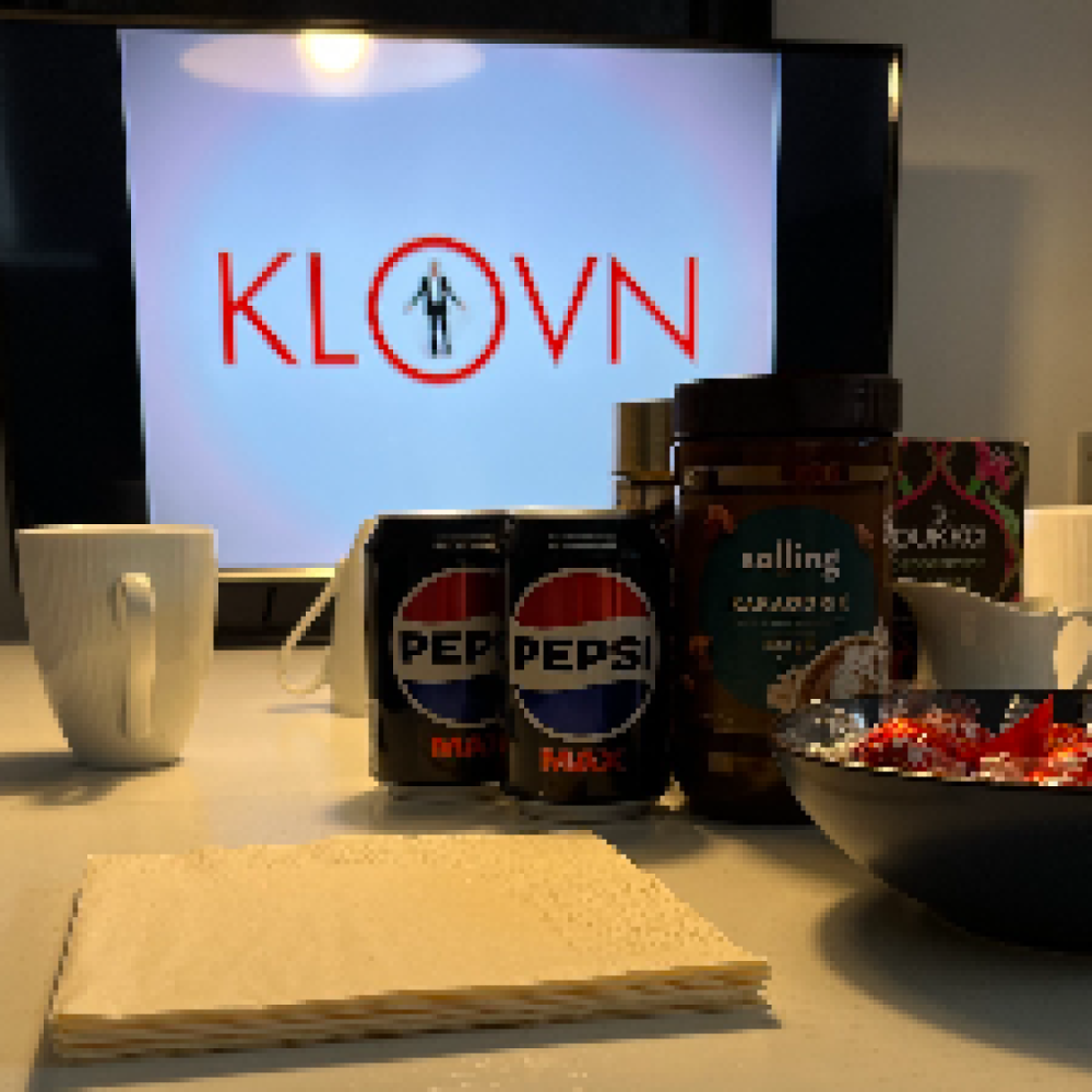 filmklub/hyggeklub med tv som Klovn