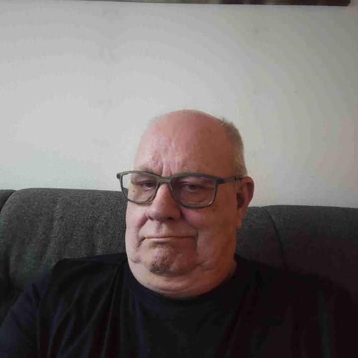Søger bekendtskab/venner 