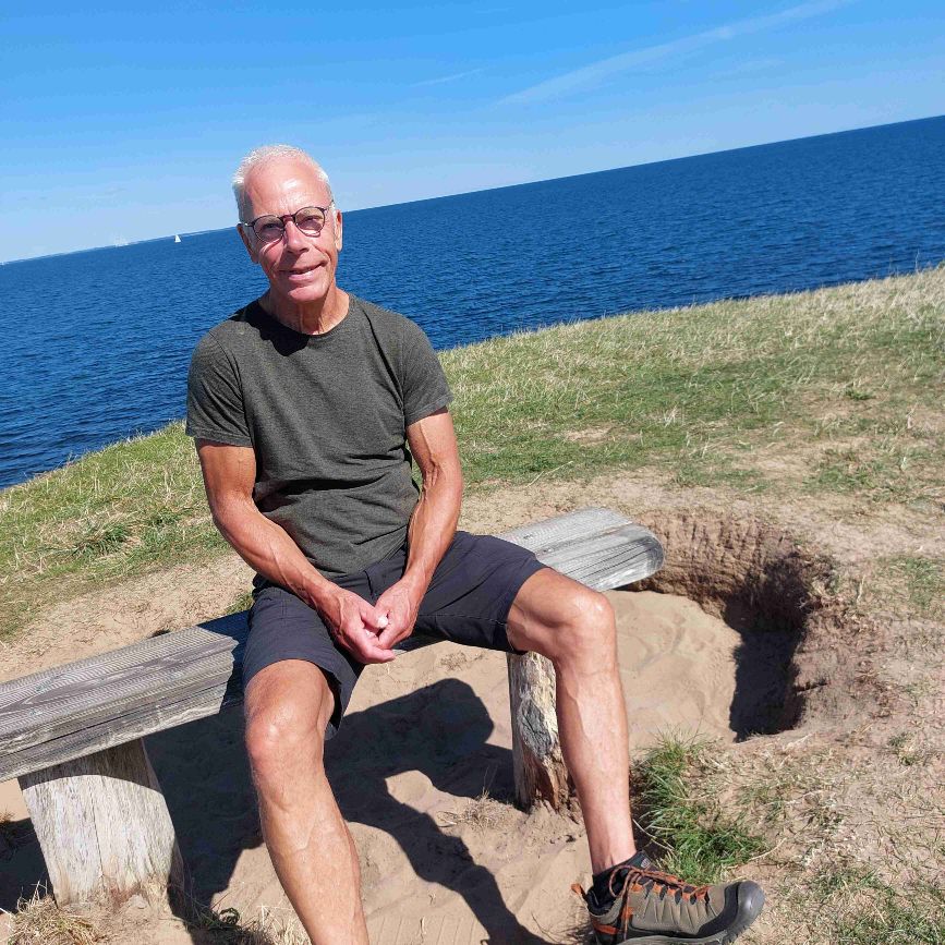 Søger venner/ veninder. 
