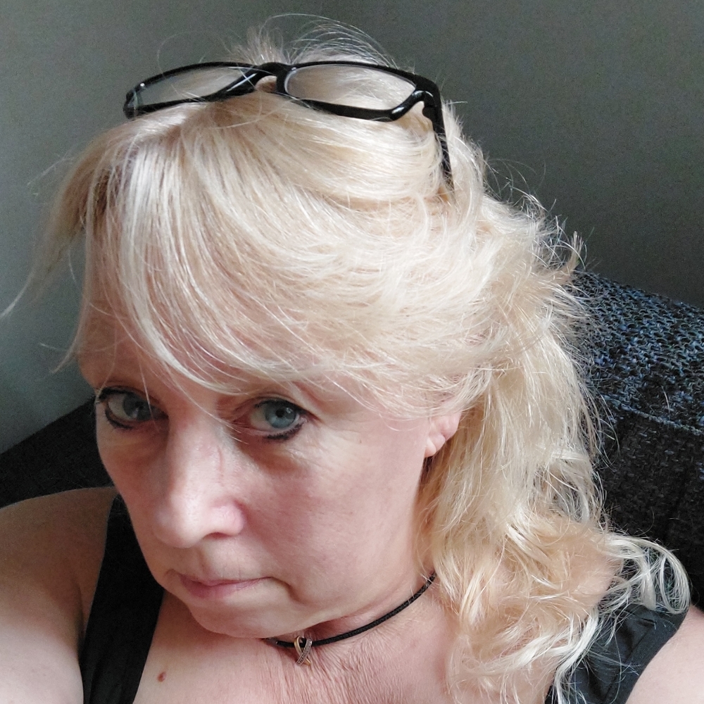 Venner  søges 47-54 humor tilladt 