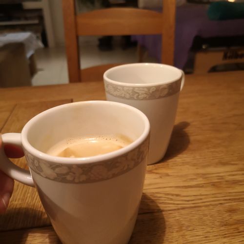 Søger venner til hjemlig hygge 