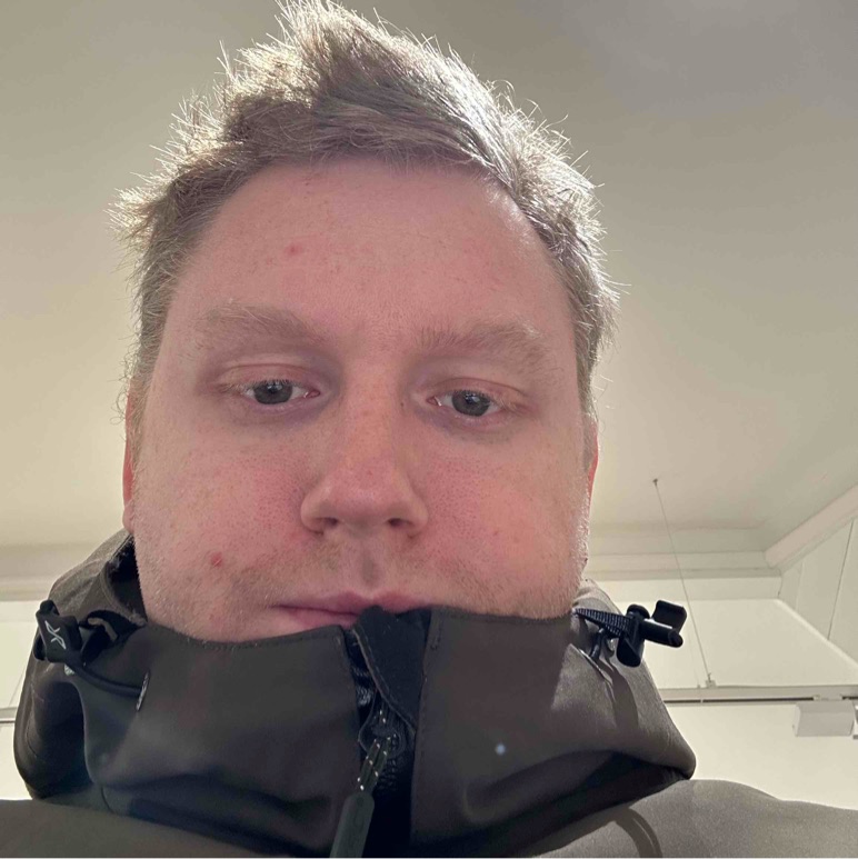 Søger ven/veninder til være sammen 