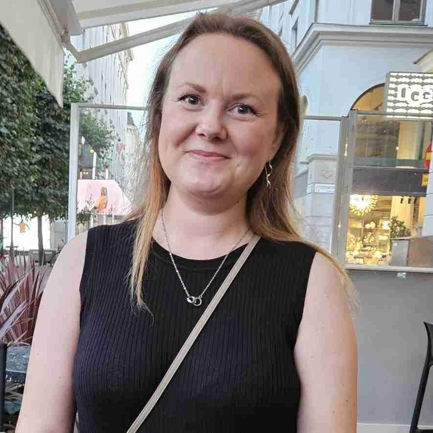 Söker vänner som förgyller dagarna