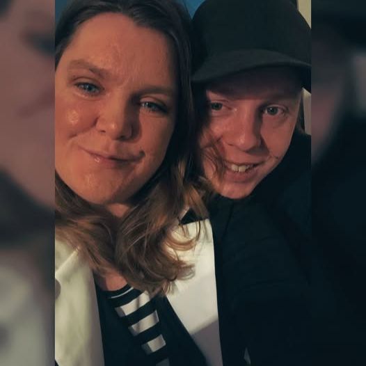 Vennepar' søges. 
