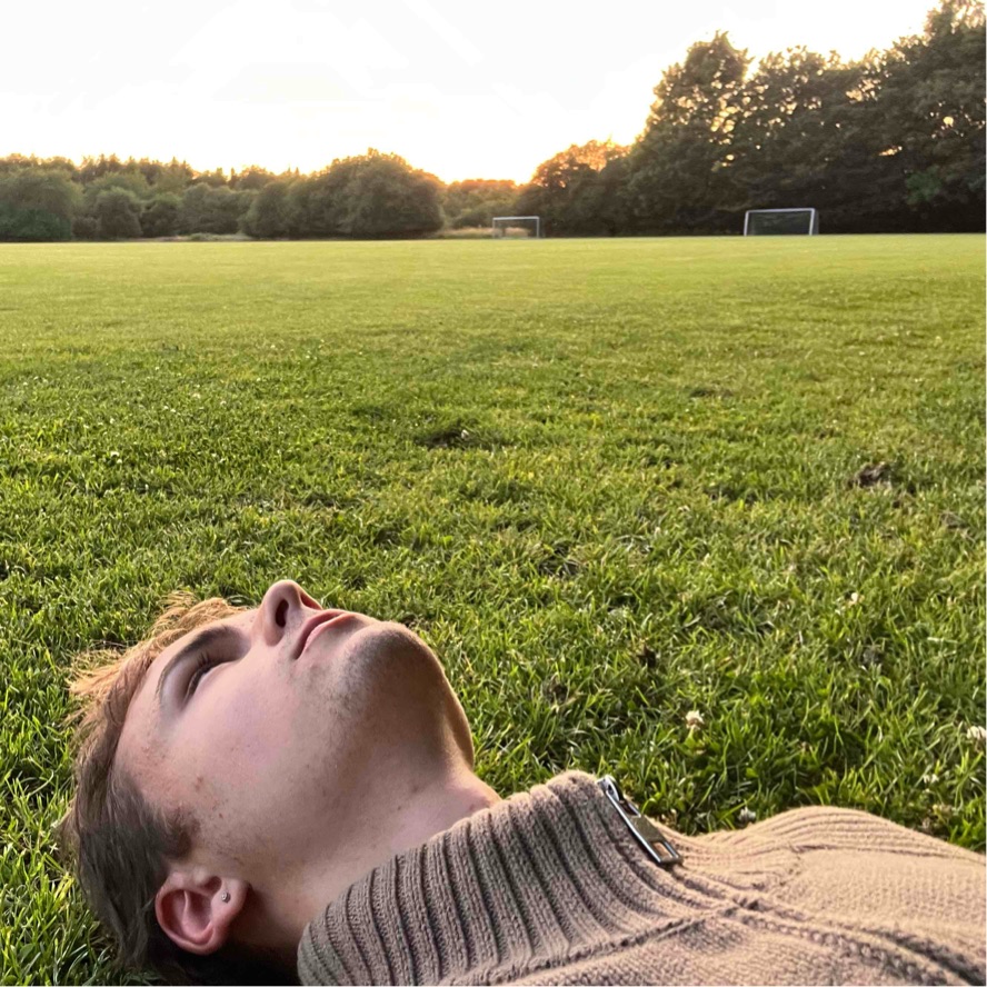 Udadvendt fyr med varme vibes