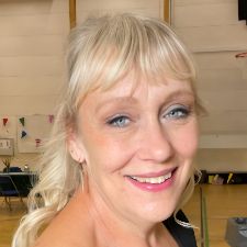 Vil du med ud og danse?