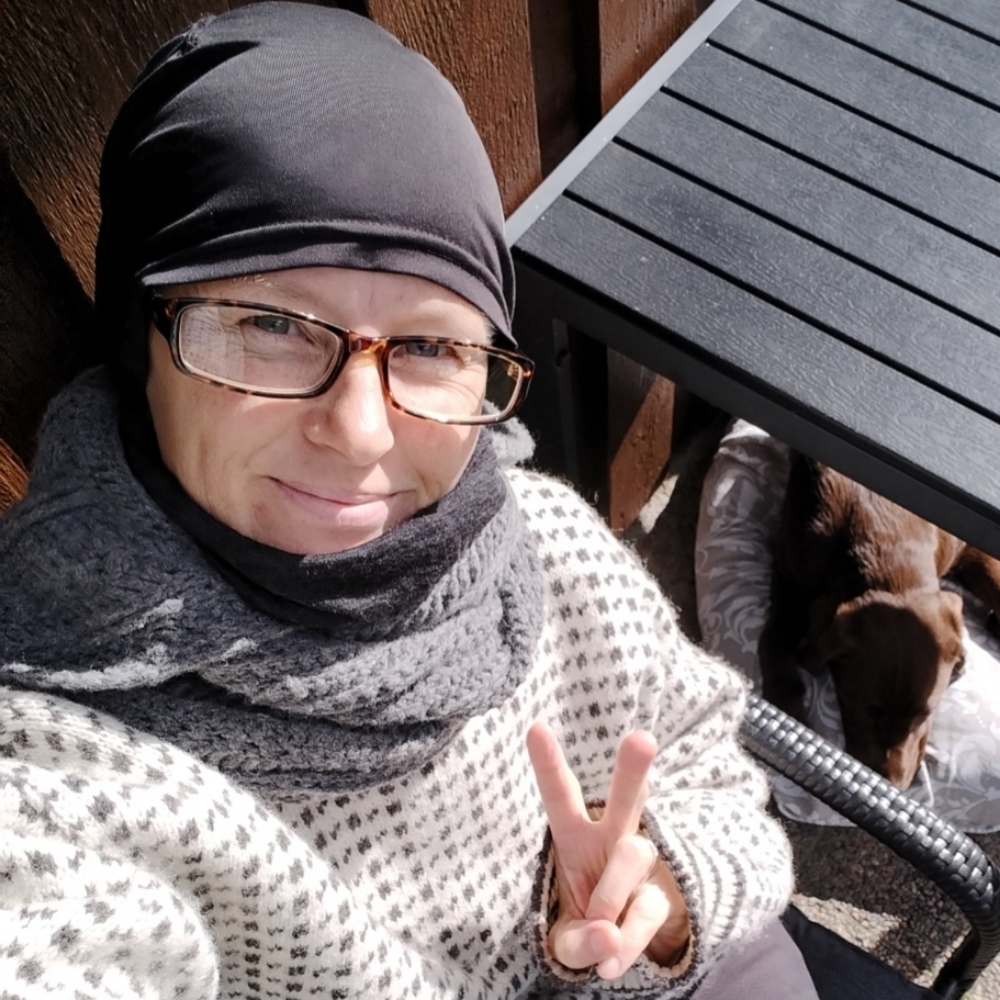 Elsker naturen, musik, dyr og mad.