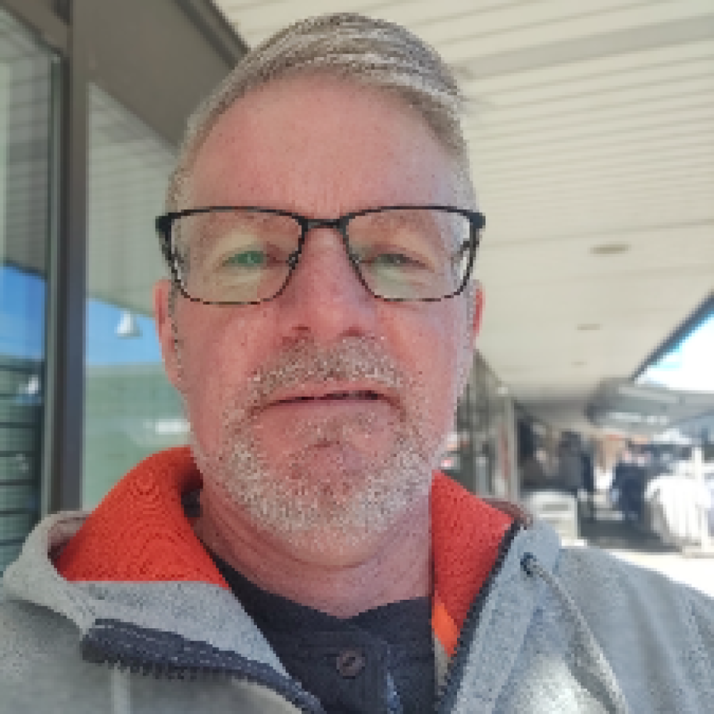 Søger kvindeligt bekendtskab