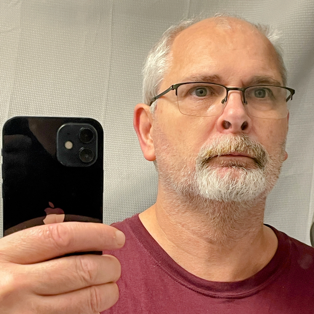 DANglish-mand det er  ÅBEN & VENLIG 