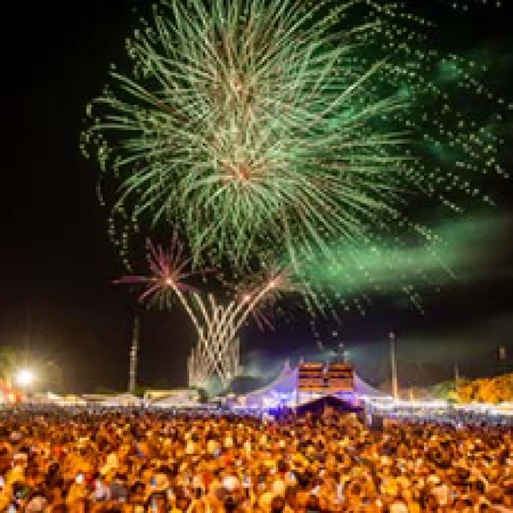 Hjælper ved indgangen 