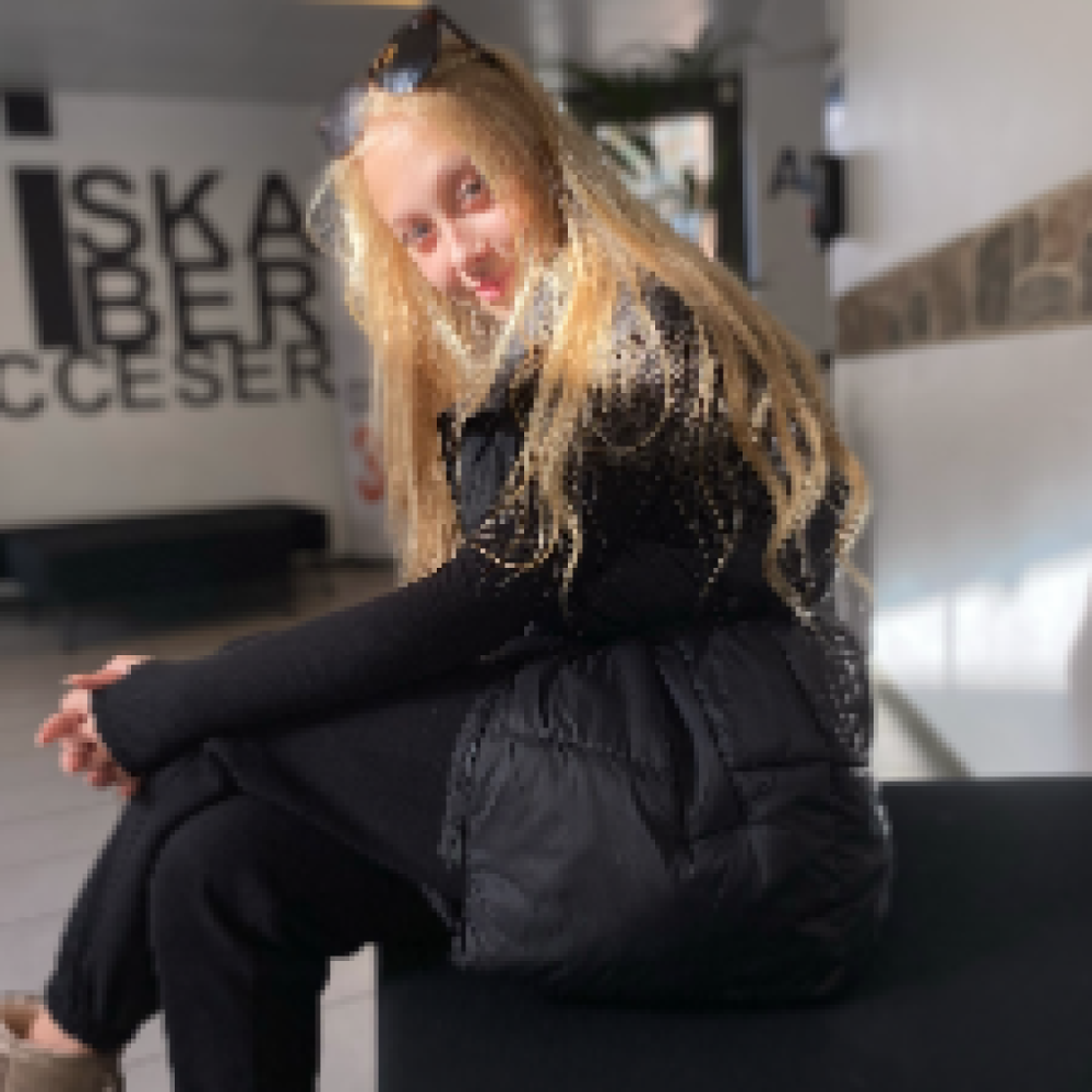 Ung frisk og glad kvinde Mathilde