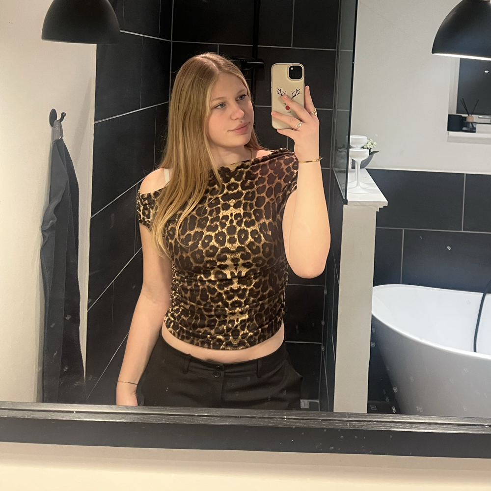 Pige på 16 søger venner