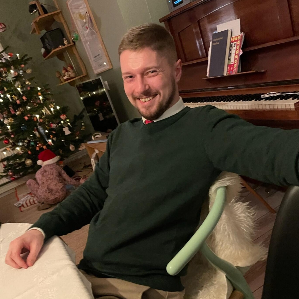 Ud i det blå kun med klipklapper på