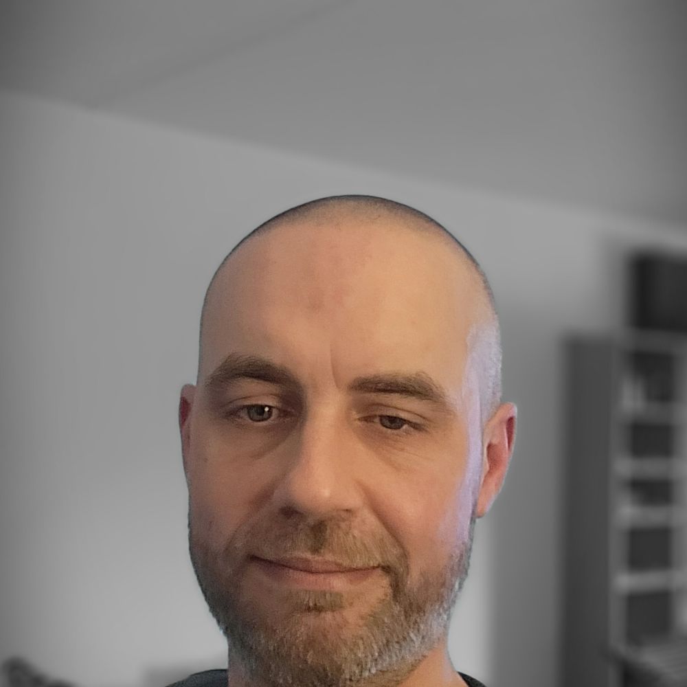 Søger venner af begge køn