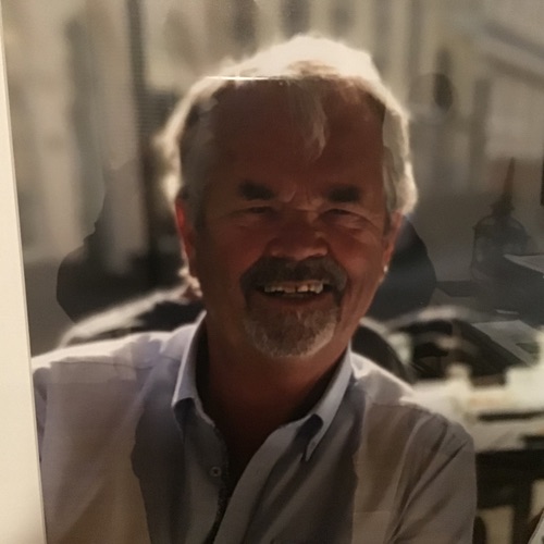 Søger venskab/bekendtskab.