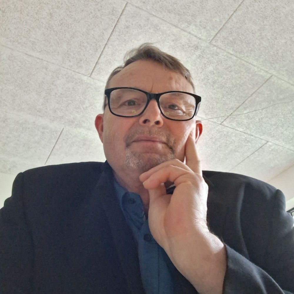 Søger venner/veninder.