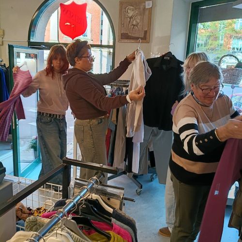 Frivillig i genbrugsbutik