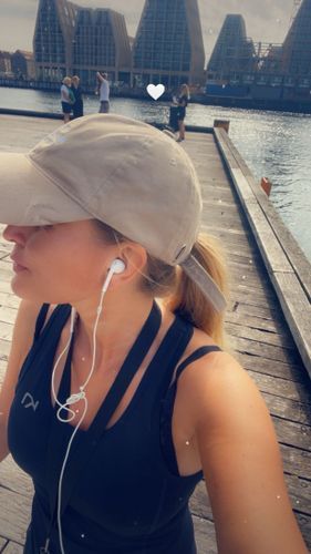 Kamilla startade en äventyrklubb med 15 medlemmar för padeltennis, evenemang, promenader och mycket mer.