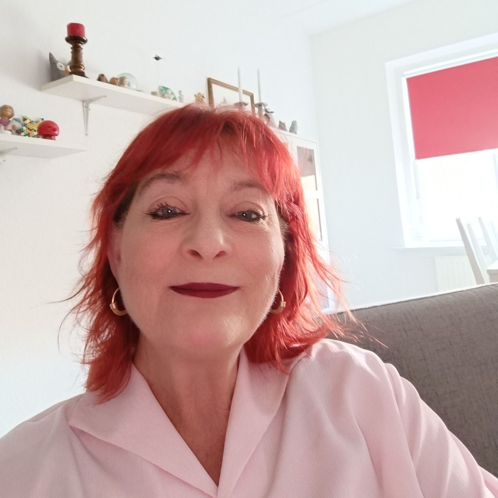 Atena – Från social tillbakadragande till ett mysigt gemenskap med fem andra