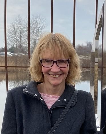 Vivi – Fyller den extra tiden i pensionärslivet med en ny promenadkompis
