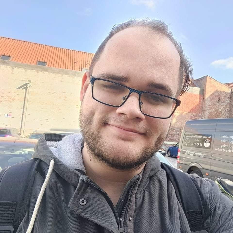 Daniel – Fick ett stort online-gemenskap att spela dator med.