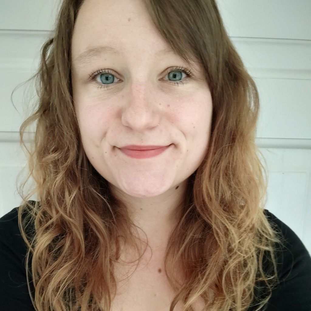 Malou – Ny bästa vän med samma intressen efter att ha känt sig ensam.