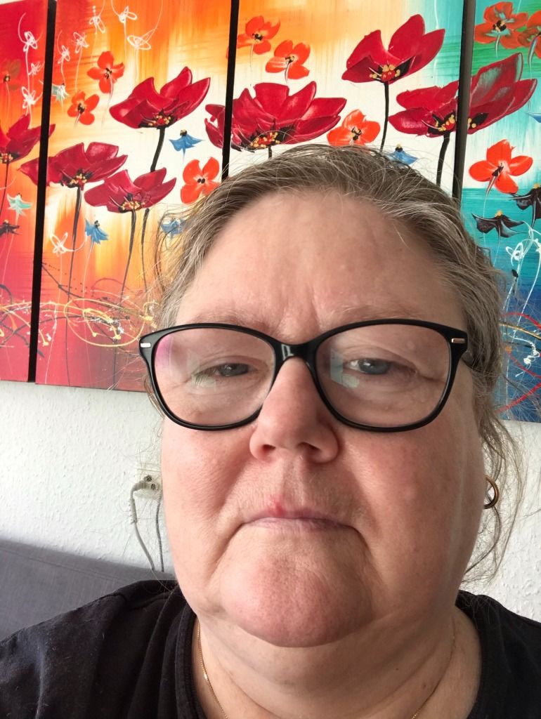 Monica – Skulle sitta ensam på nyårsafton, men fann åtta andra att fira kvällen med.