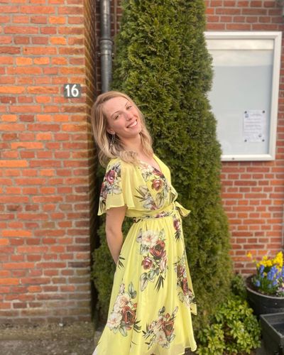 Zara fandt nytårsselskab med ni andre ligesindede i samme situation