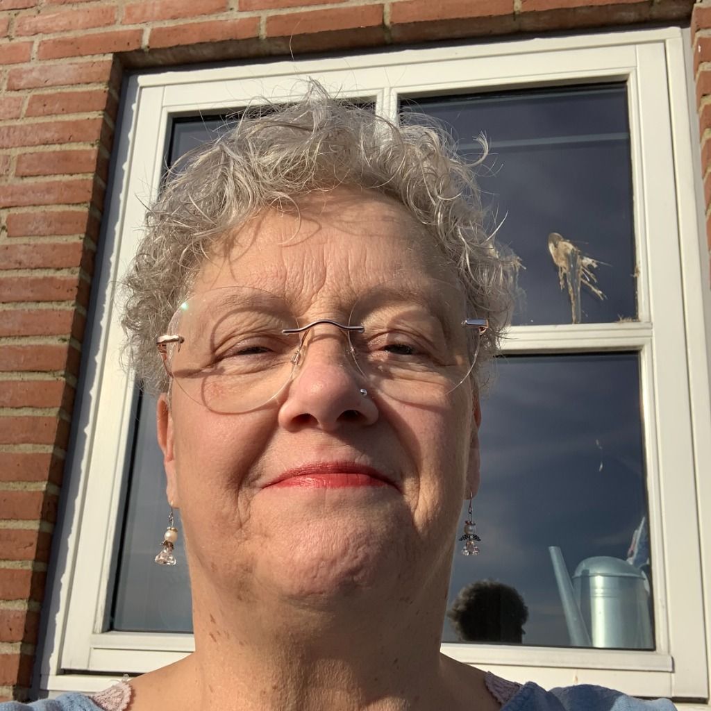 Anette – Tre nya vänner som flyttar hit och förtidspensionär