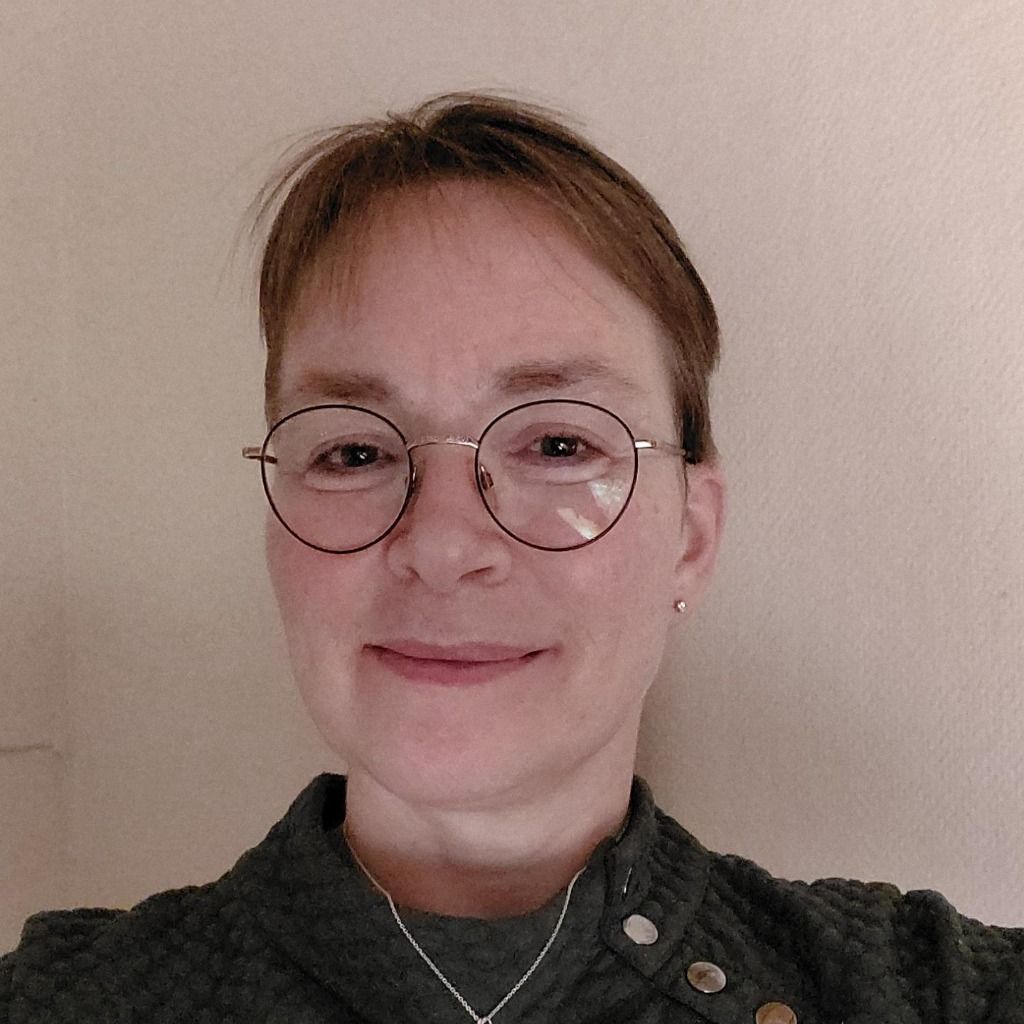 Ida – Kände ensamhet i vardagen, men fann gemenskaper genom Boblberg, Julevenner och Nytårsvenner.