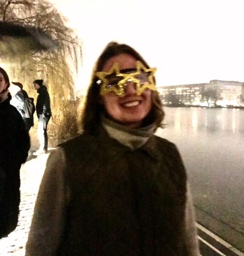 Malene ringede nytåret ind med syv andre til mad, grin, brætspil og fyrværkeri