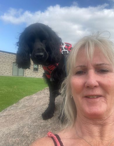 Jette åbnede dørene og fik en nytårsaften fuld af glæde og nye venner