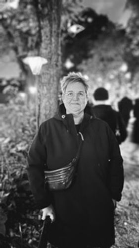 Susanne fik to ekstra gæster omkring nytårsbordet