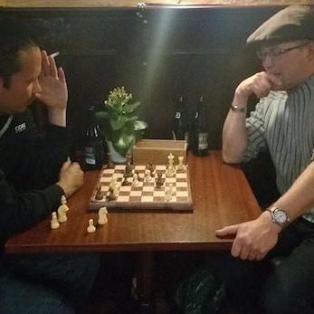 Andras – Spiller skak med skakmakker på tredje år